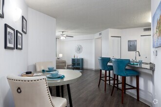 2BR, 2BA - 935SF - Madalyn Landing