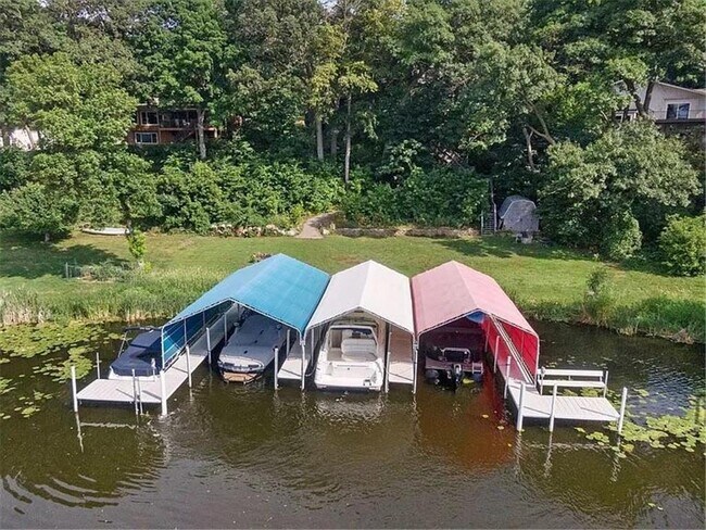 Foto del edificio - 6301 Bayridge Rd