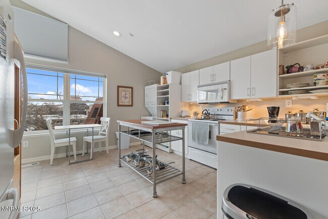 Foto del edificio - 543 California Ave