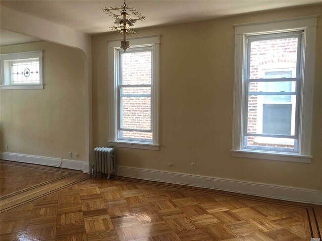 Building Photo - 60-42 Woodbine St