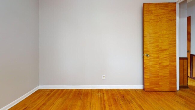 Foto del edificio - 839-841 E Wilbeth Rd