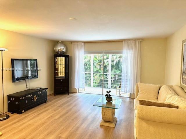 Building Photo - 500 NE 14th Ave