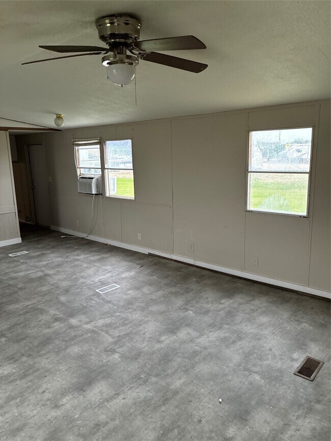 Building Photo - 6977 Leann Ln