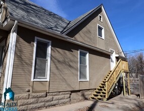 Building Photo - 926 S 14th St