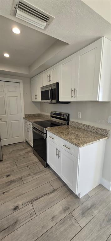 Building Photo - 3722 Rosemary Dr