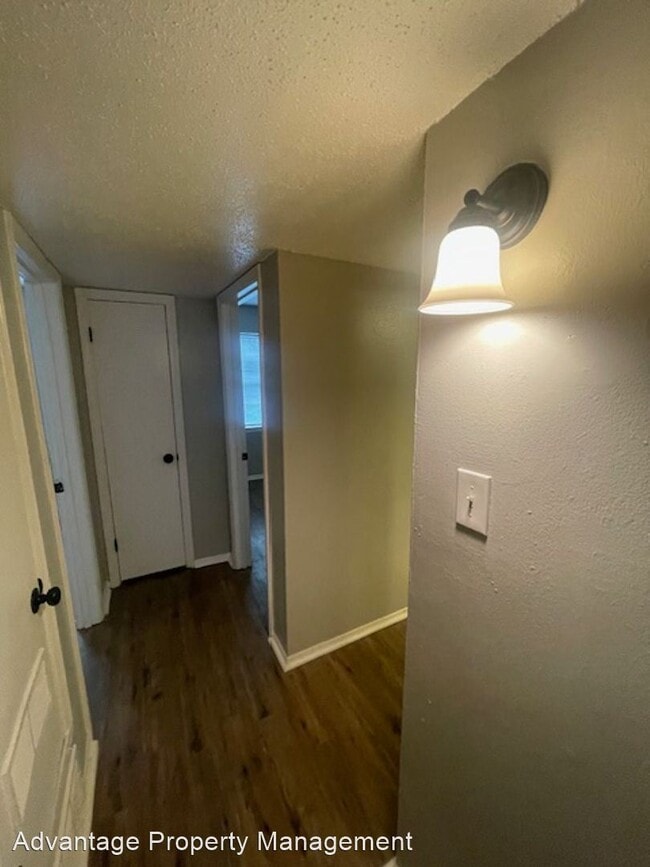 Building Photo - 2 br, 1 bath House - 1447 Wells Station Rd...