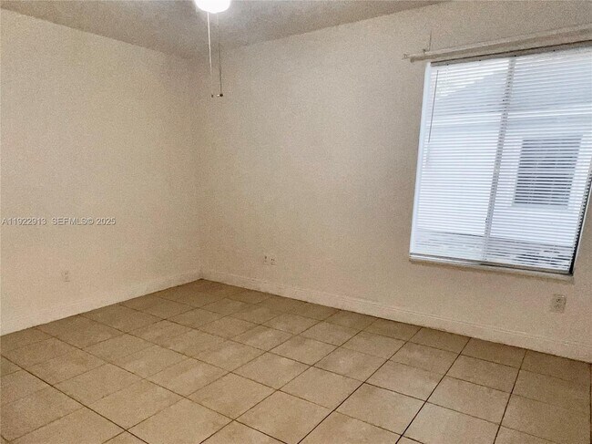 Foto del edificio - 1701 SW 83rd Terrace