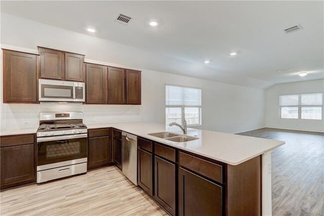 Building Photo - 5808 San Savino Dr