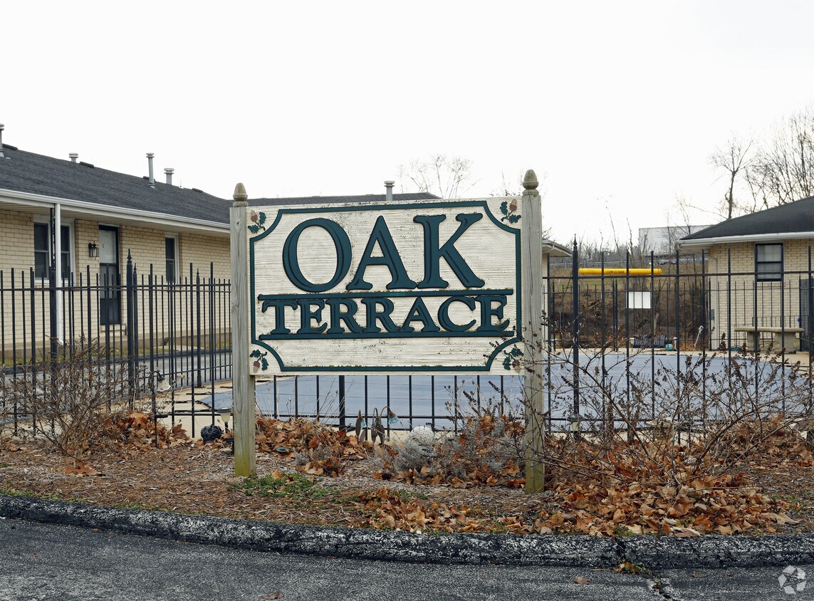 Foto del edificio - Oak Terrace