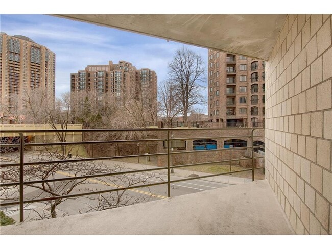 Building Photo - 1225 La Salle Ave