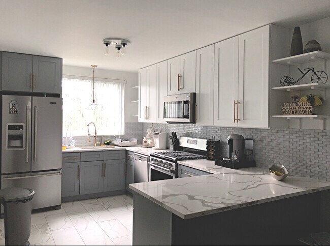Foto del edificio - 280 N Westgate Rd
