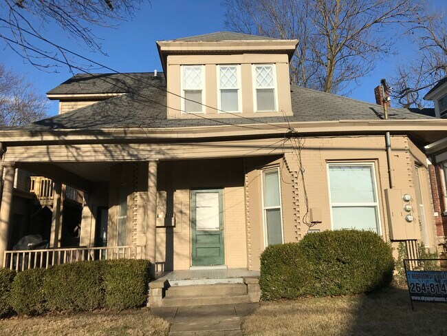 Building Photo - 305 E Maxwell St