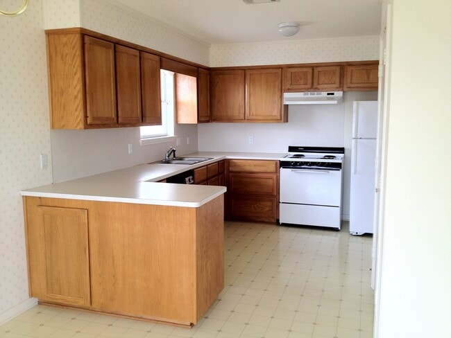 Building Photo - Duplex