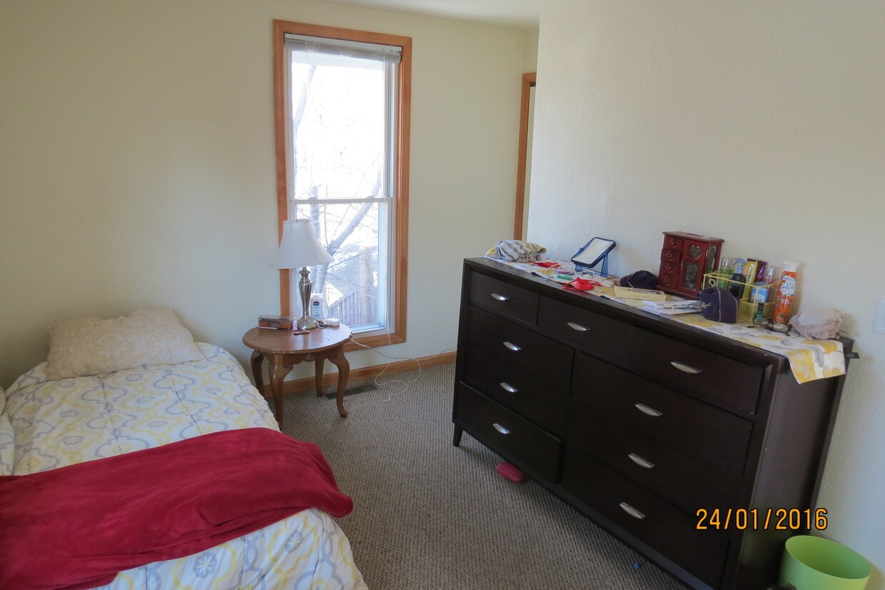 Primary Photo - 235 N Summit St