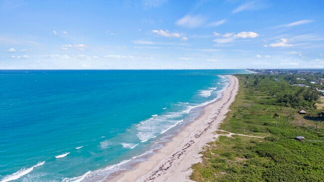 Building Photo - 3000 N Hwy A1A