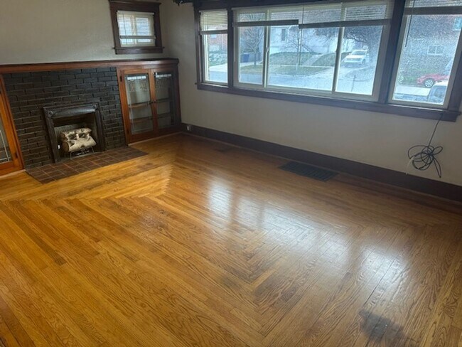 Foto del edificio - 2825 S Madison Ave