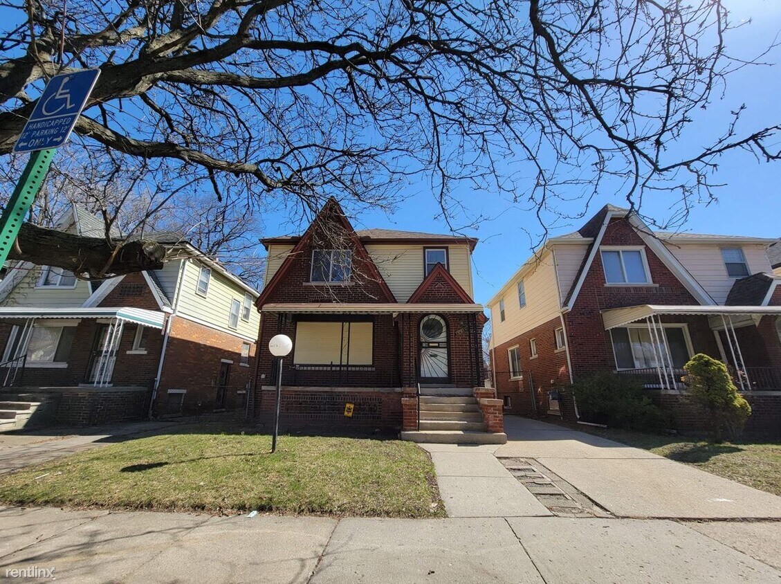 Primary Photo - 3 br, 1.5 bath House - 16210 Cheyenne St