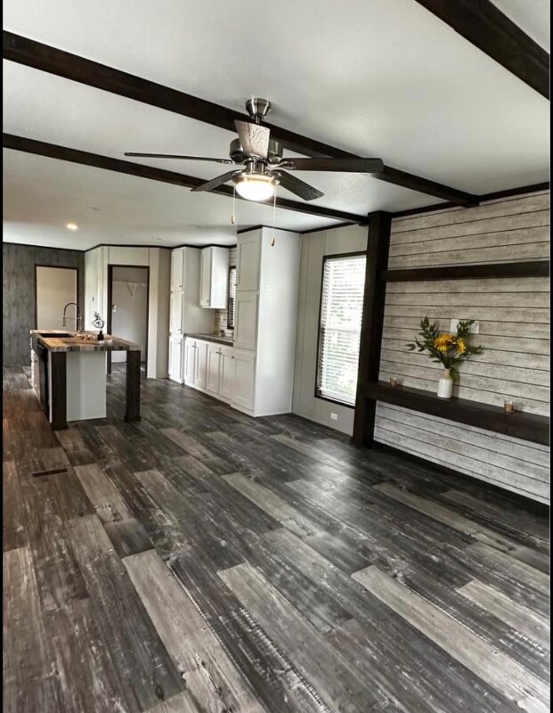 Foto del edificio - 5705 Hicks Ln