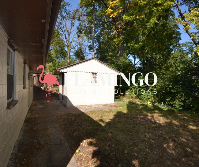 Building Photo - 3601 W Hillcrest Ave