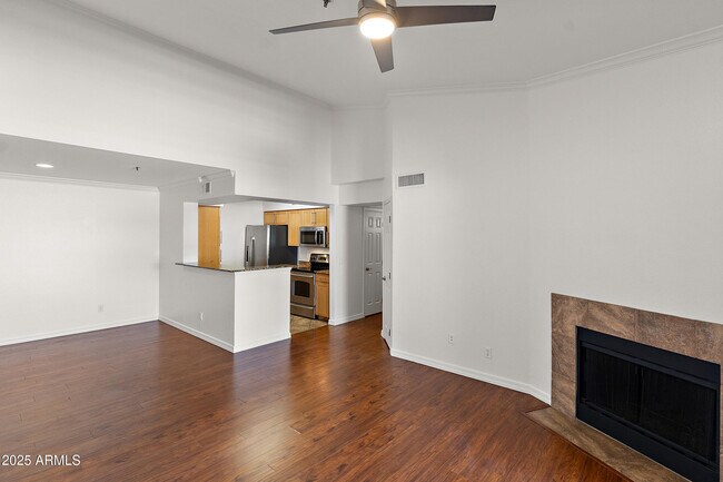 Foto del edificio - 2025 E Campbell Ave