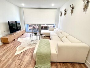 Building Photo - 401 69th St