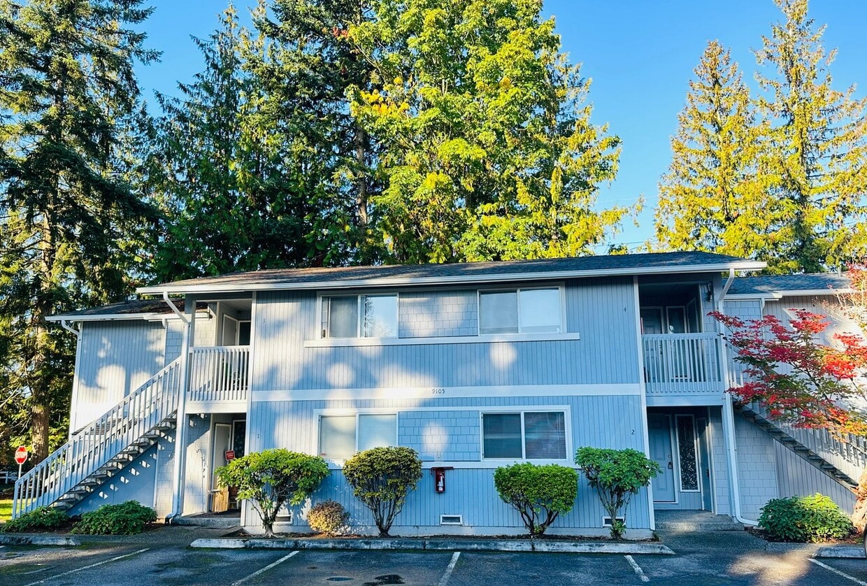 Foto principal - 2 Bedroom Condo in Lake Stevens!