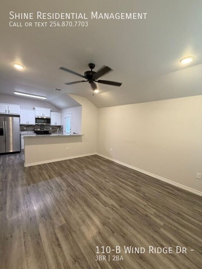 Foto del edificio - 110 Wind Ridge Dr
