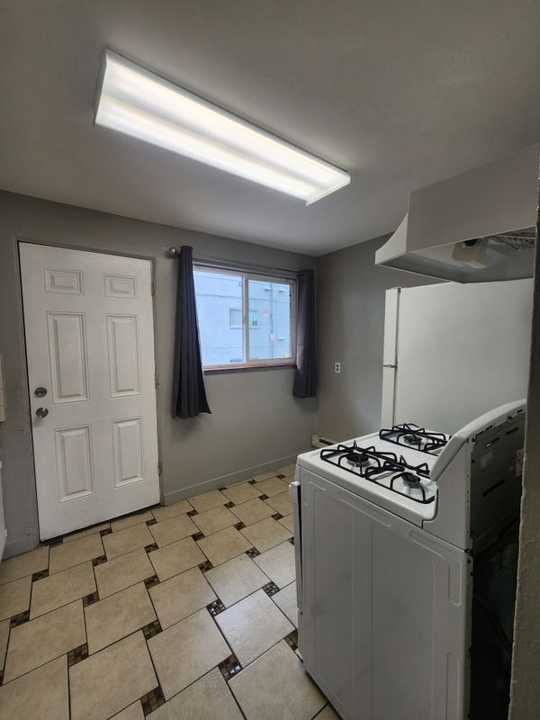 Foto del edificio - 1056 Dayton St