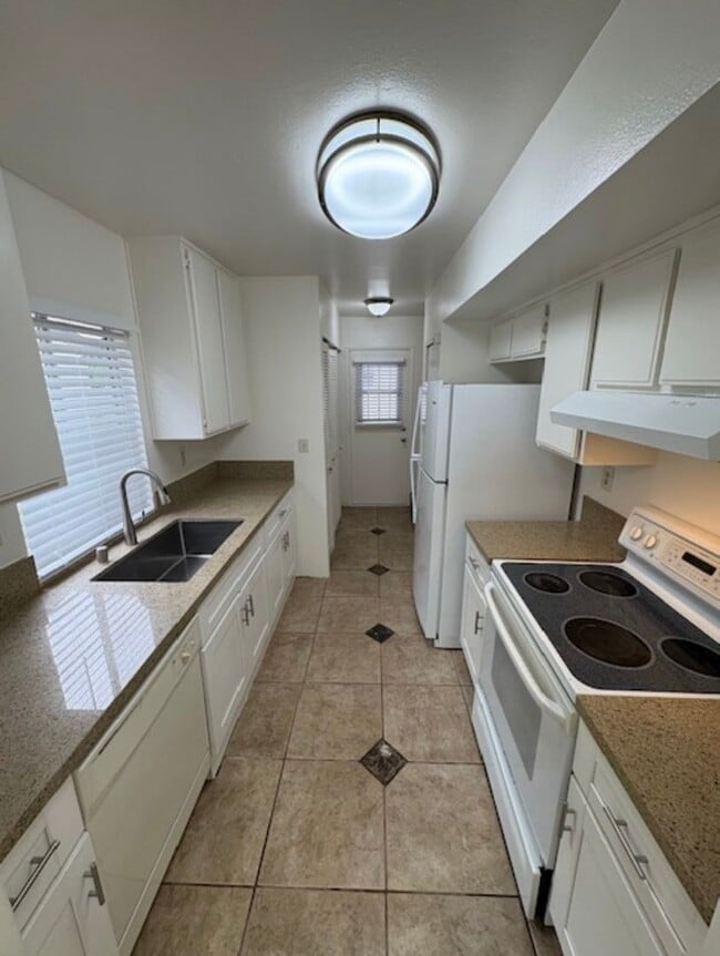 Foto del edificio - Half off 1st Month Rent!!  Extra large 3bd...