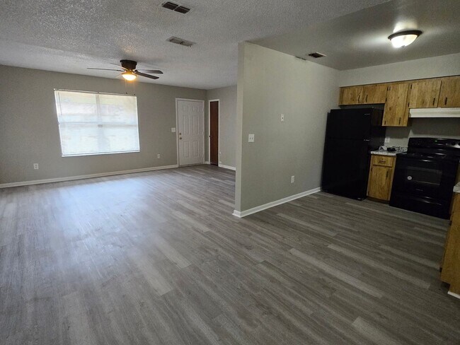 Building Photo - 3/1.5 - Keystone Heights