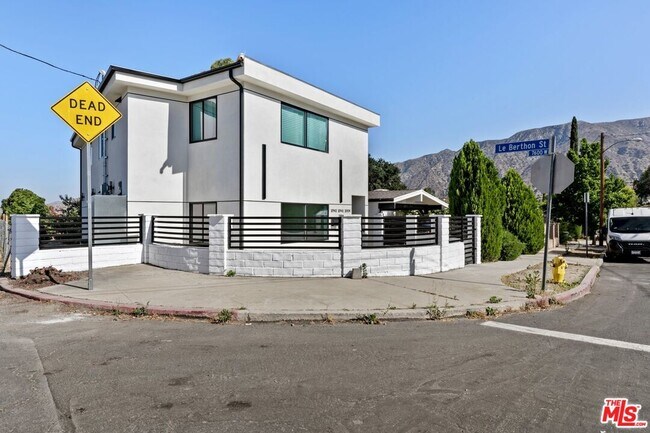 Foto del edificio - 10939 Christine Way