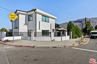 Building Photo - 10939 Christine Way