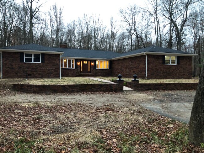 2900 sq ft rancher on 2 acre wooded lot with 1/2 circle private driveway and 2.5 attached garage - 436 Blair Shore Rd