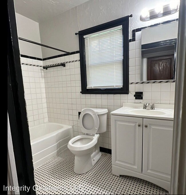 Building Photo - 1 br, 1 bath House - 6310 Northwest 36th S...