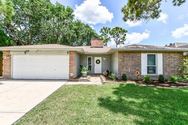 Foto del edificio - 16823 Cobble Ridge Dr