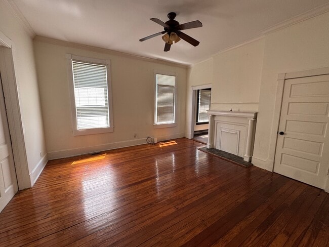 Building Photo - 313 W 33rd St
