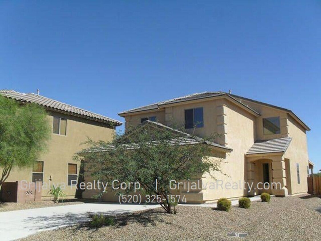 Foto principal - 4 Bedroom, 3 Bath Two-Story Home in Los Ar...