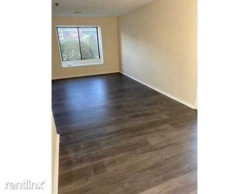 Building Photo - 60 Rosewood Dr