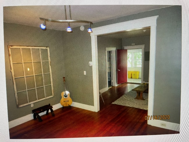 Building Photo - 67 Schubert St