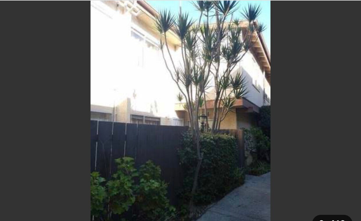 Primary Photo - 7320 Lennox Ave