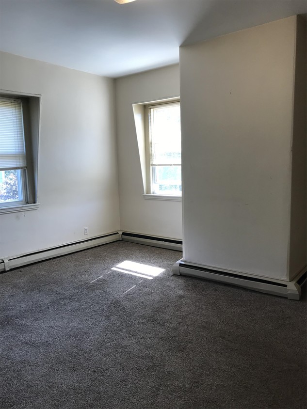 Foto principal - 493 Cumberland Ave