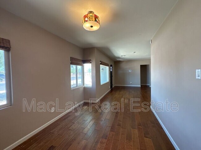 Foto del edificio - 1501 E Palm Ln