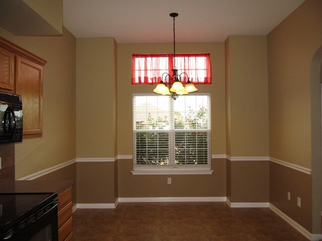 Building Photo - 4 BEDROOM, BELTON ISD