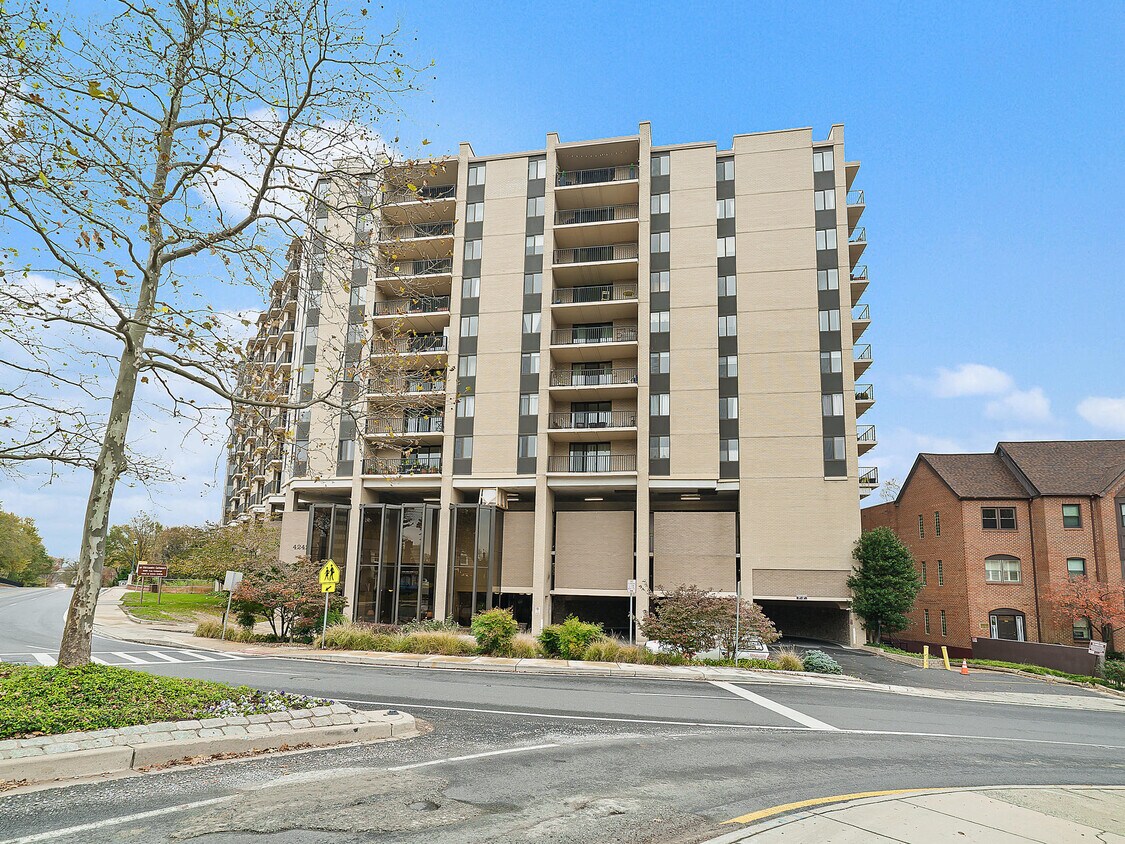 Building Photo - 4242 east west hwy