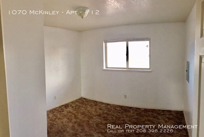 Building Photo - 2 BEDROOM 1 BATH APARTMENT FOR RENT