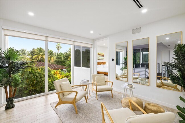 Foto del edificio - 1816 SW 23rd St