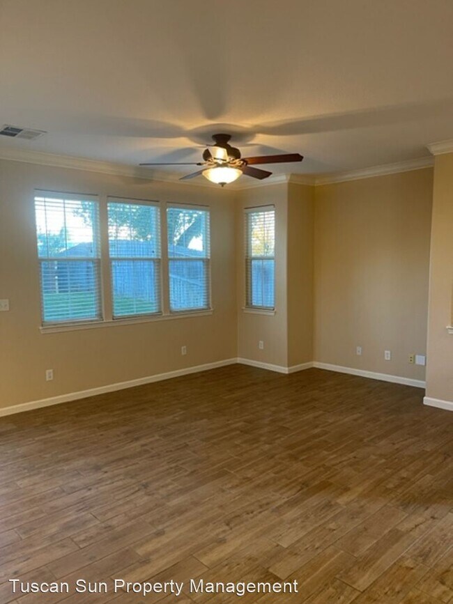 Building Photo - 4 br, 2.5 bath House - 2063 VIENNA WAY