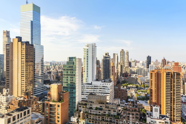 Foto del edificio - High Floor 2 BR with Private Terrace
