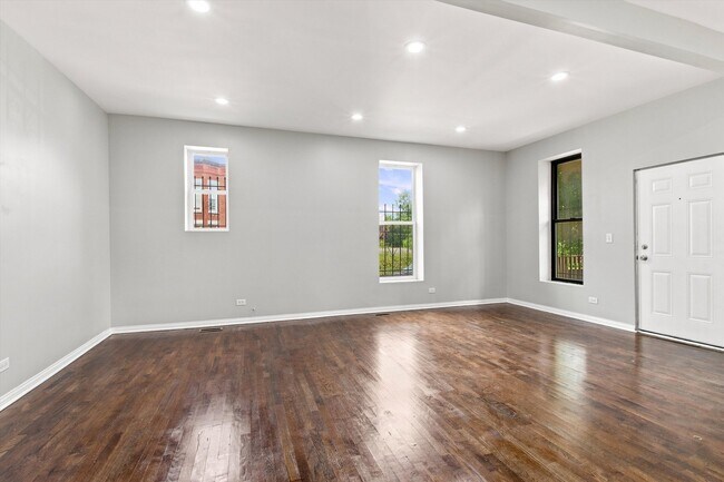 Foto del edificio - 6401 S Maryland Ave