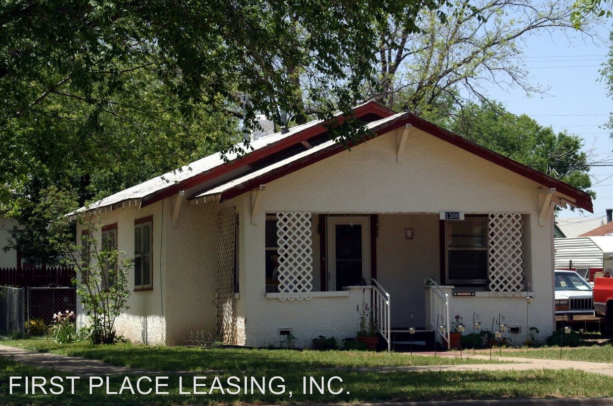 Primary Photo - 2 br, 1 bath House - 1300 Axtell St.